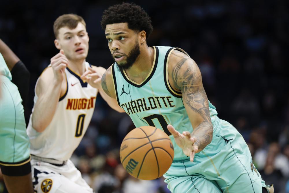 赛道表现上 赛道表现上